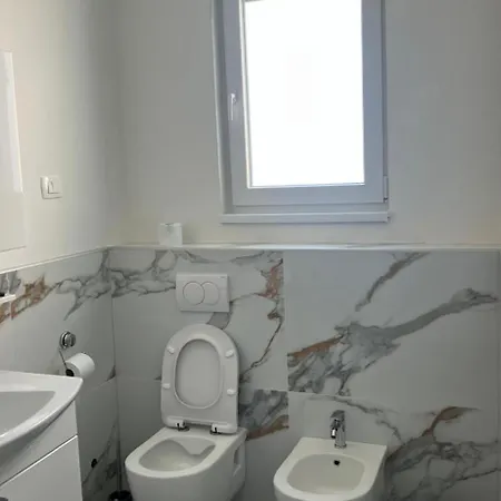 Appartement Rados Flora *